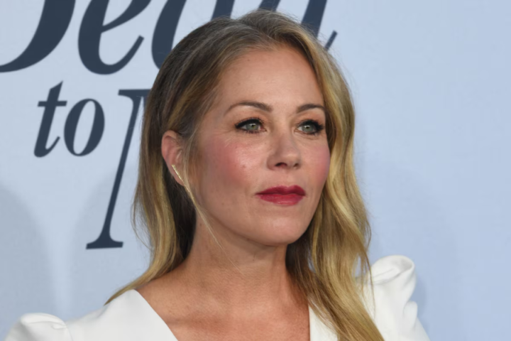 christina applegate net worth