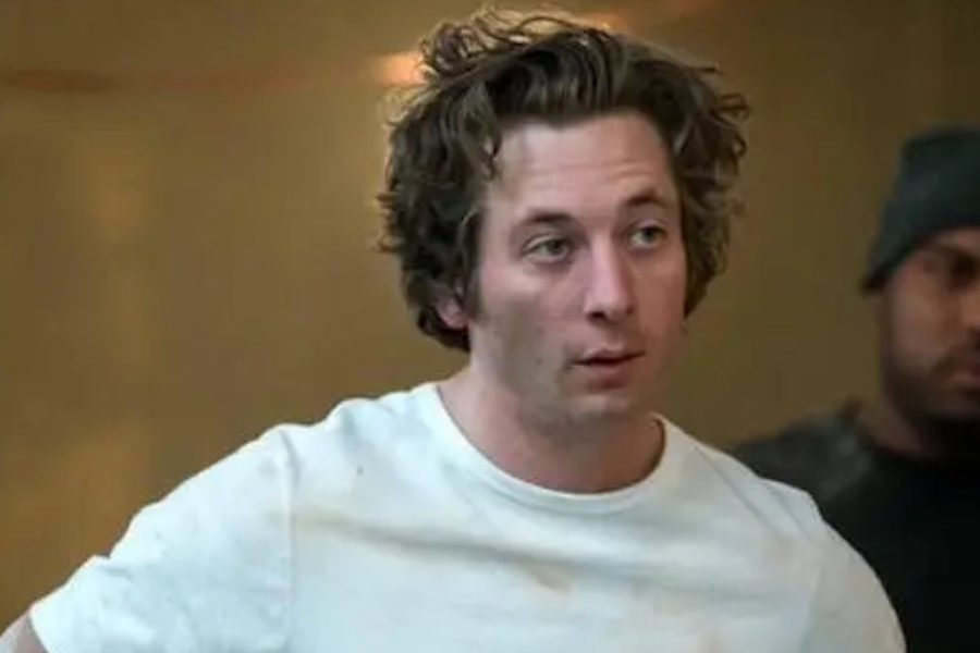 jeremy allen white wink